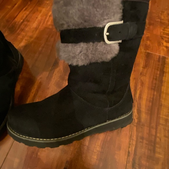 ❤️UGG Black Australia Skylir Suede Boots❤️ - Picture 3 of 8